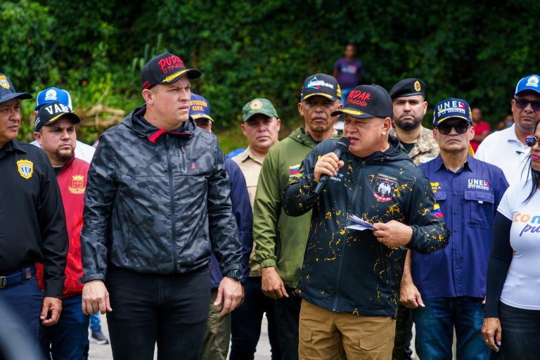 Diosdado Cabello y Gobernador Intoci entregan flota de patrullas para nuevos Cuadrantes de Paz comunales