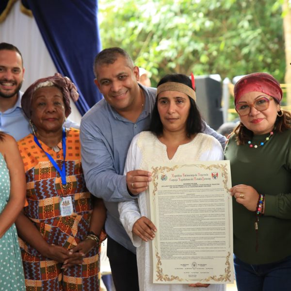 Cley declara Patrimonio Cultural Viviente a la líder espiritual Wendy Navarro